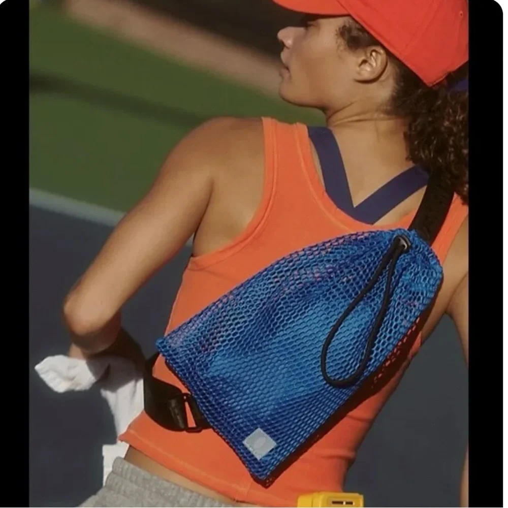 🆕 Free People Unisex Blue Mini Mesh Sling Bag - Picture 1 of 14